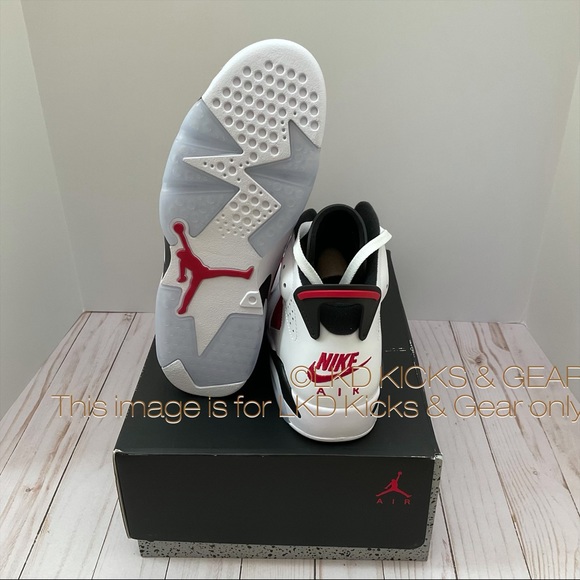 Air Jordan 6 Retro Carmine (2021) - Picture 5 of 9